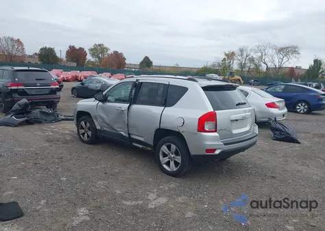 2011 Jeep Compass из США, поврежденный, VIN 1J4NF1FB3BD258103